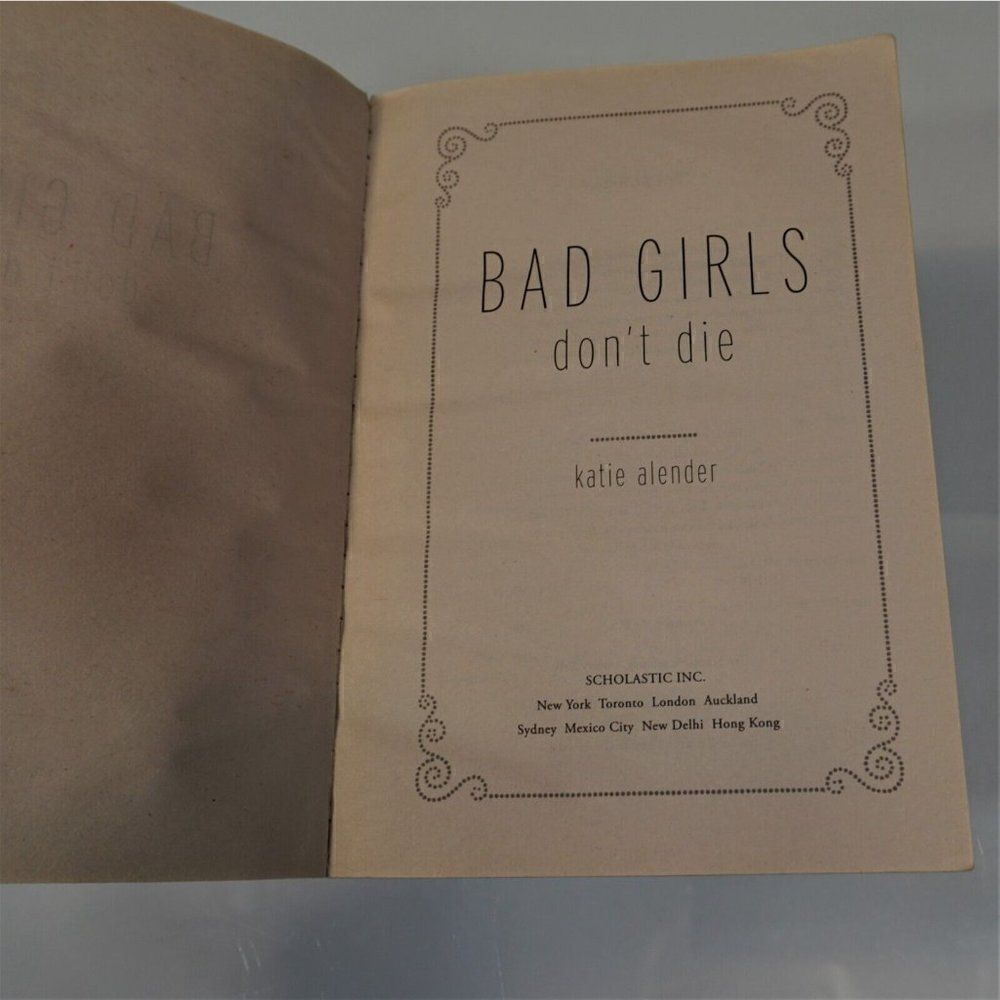 Bad Girls Don't Die By Katie Alender 2009 Paperback Scholastic Juvenile Fiction - Picture 4 of 5